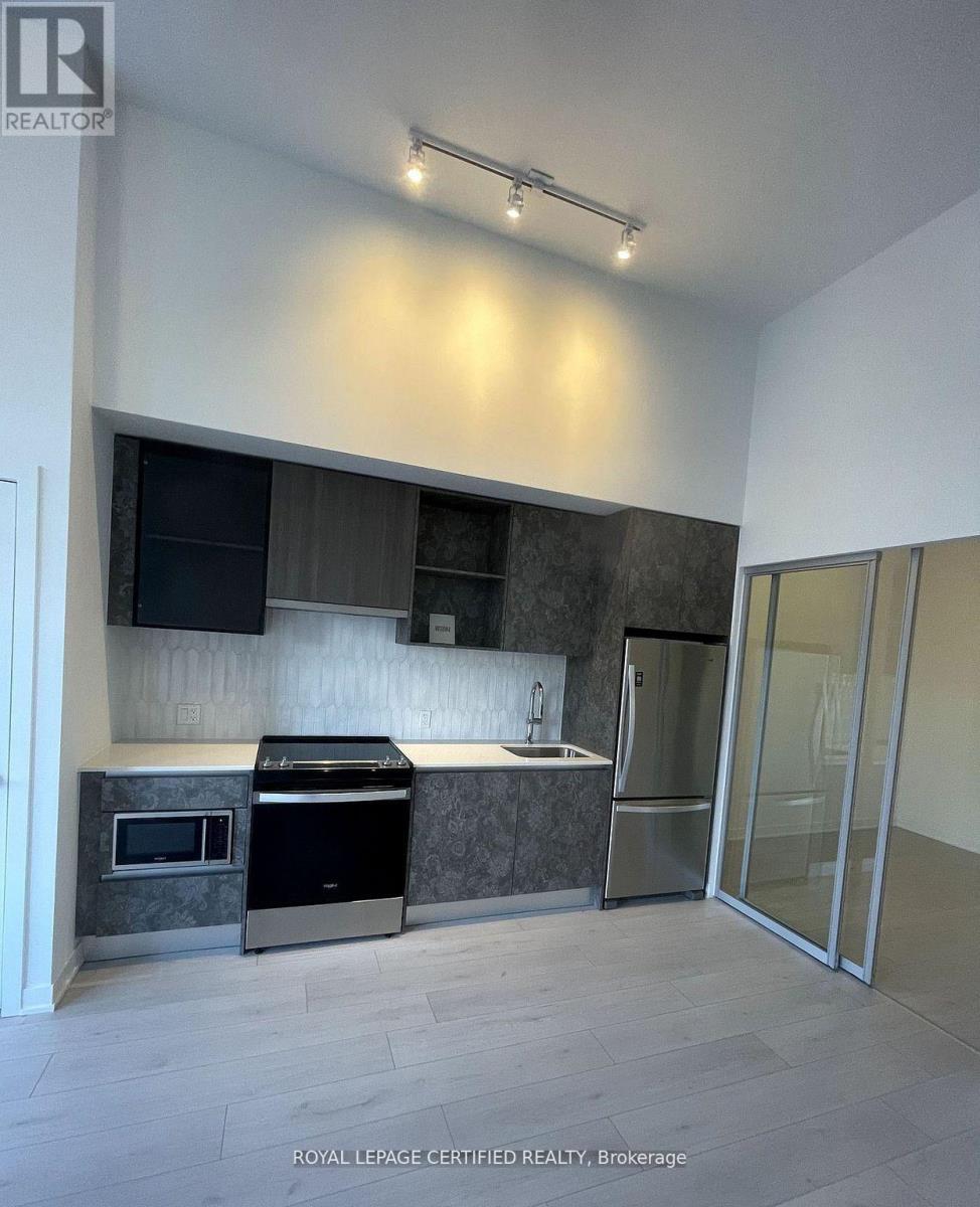 #131 395 DUNDAS STREET - 3