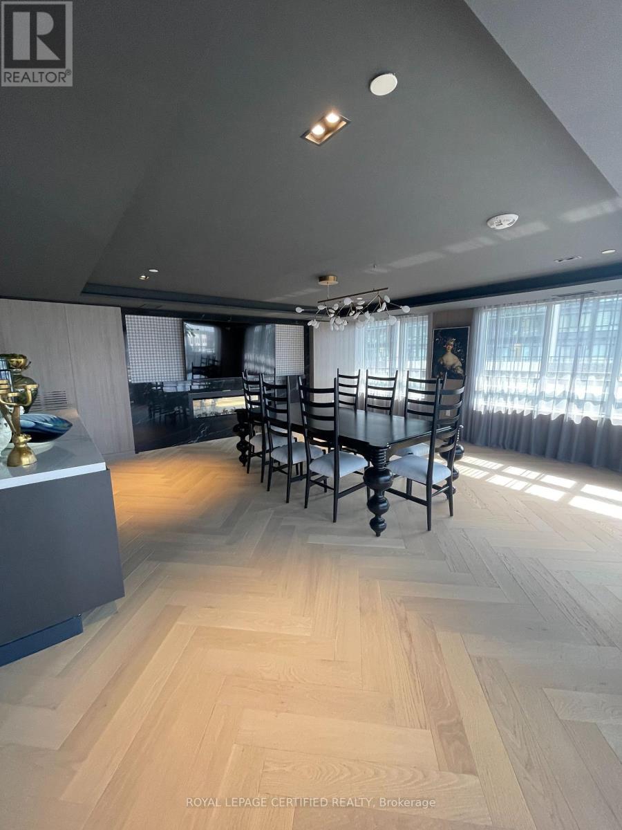 #131 395 DUNDAS STREET - 24