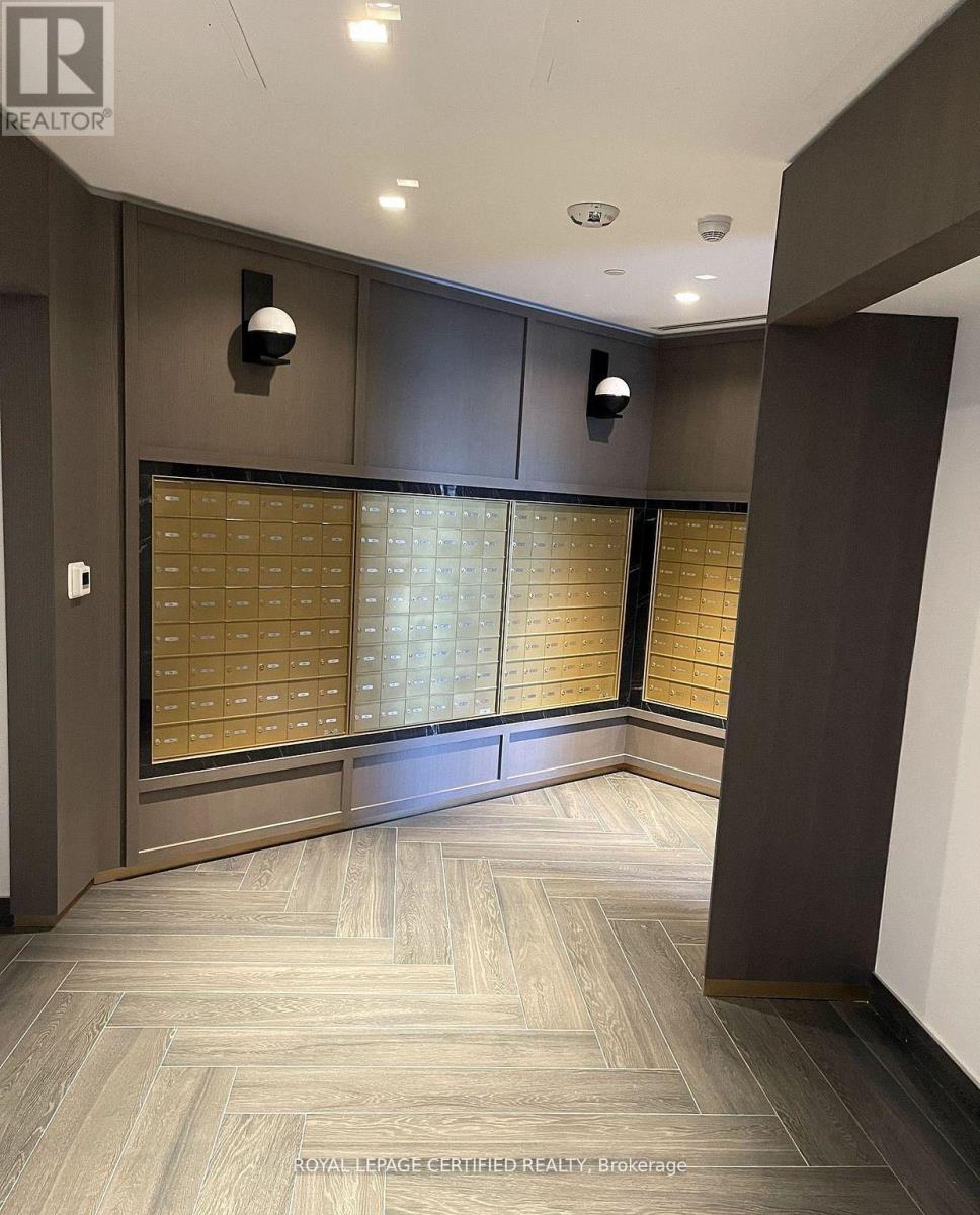#131 395 DUNDAS STREET - 19