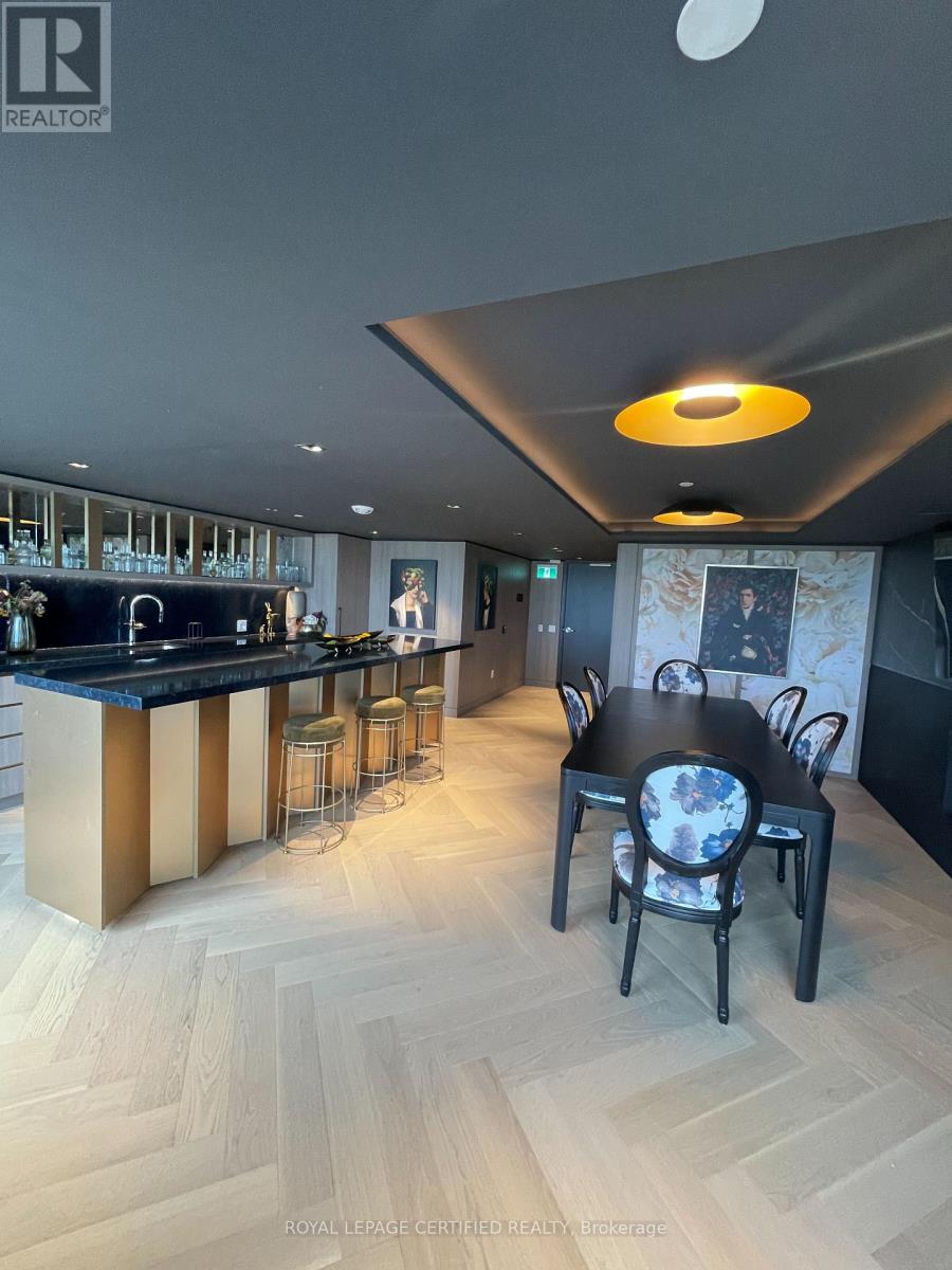 #131 395 DUNDAS STREET - 28