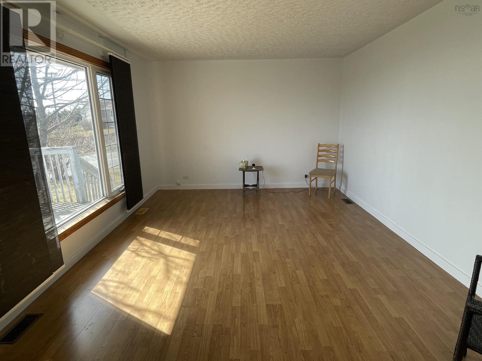 Property 6 of 13 of 2685 High Road