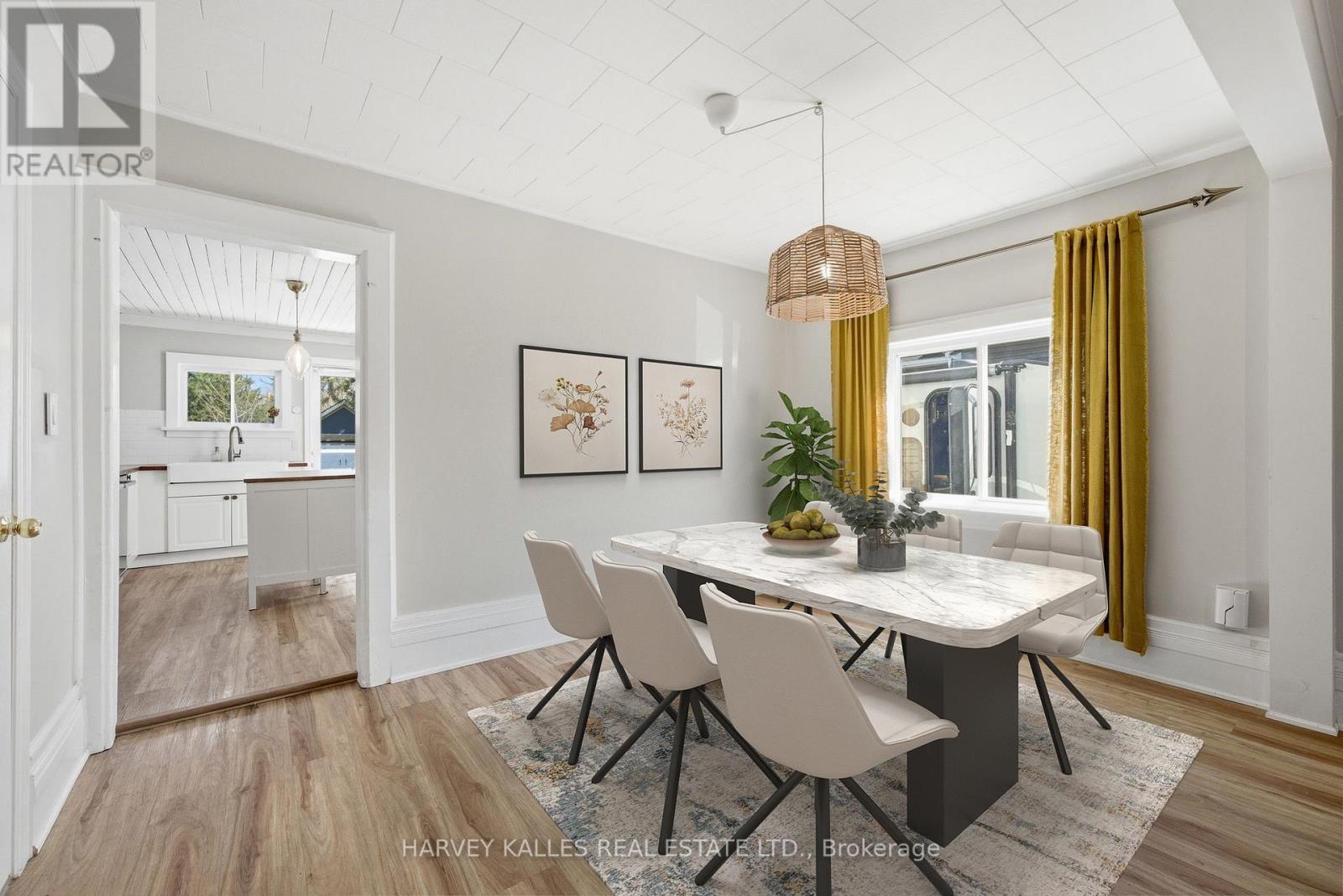 Virtually staged dining room