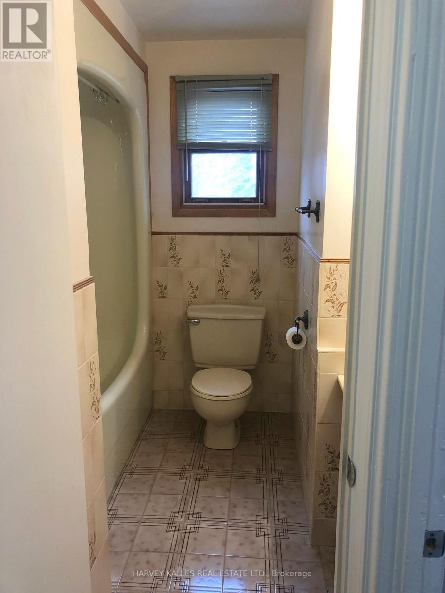 #7 bathroom