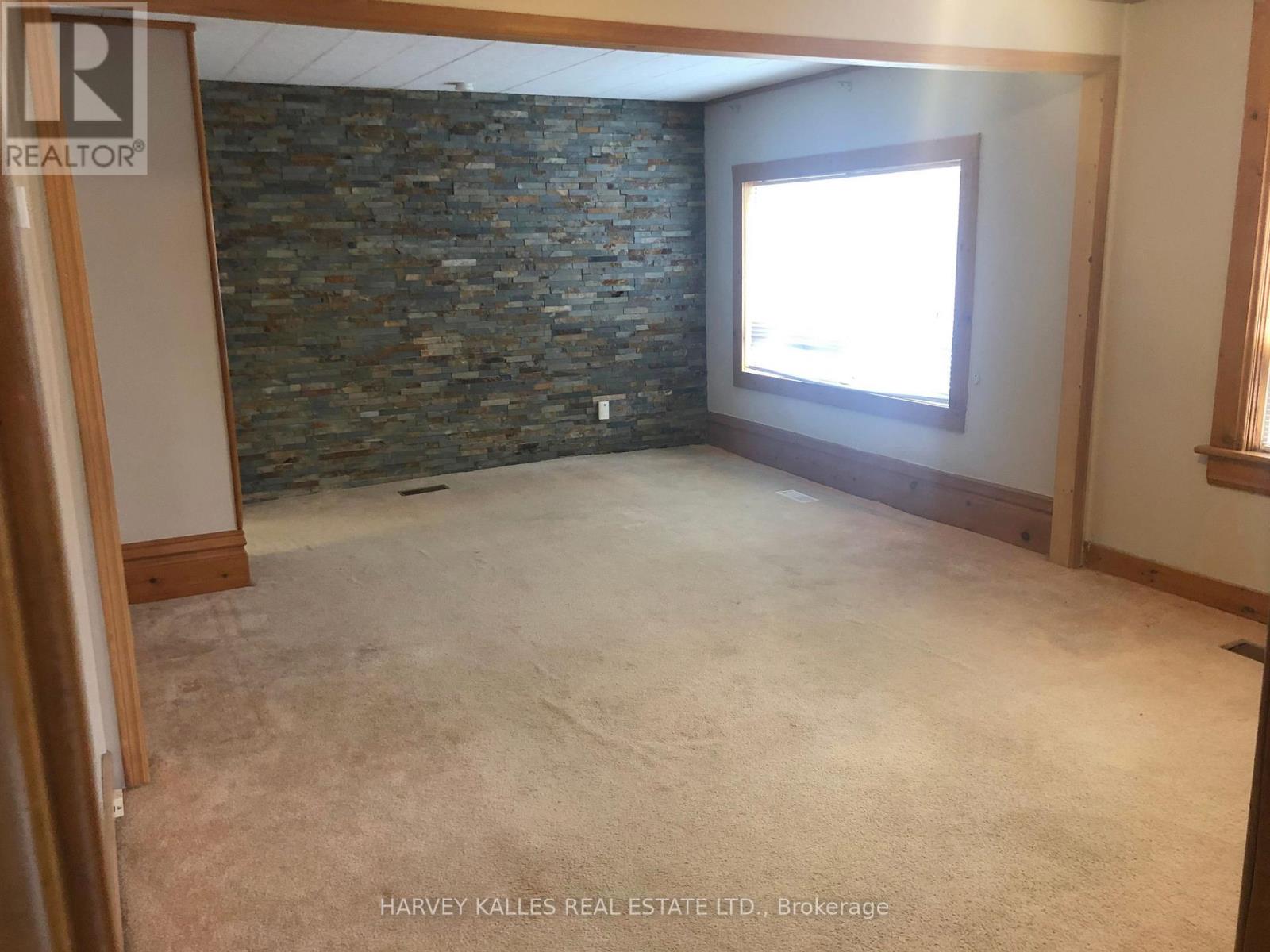 #7 living/dining room