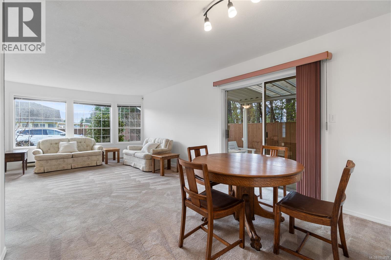 #12 4750 Uplands Dr - 11