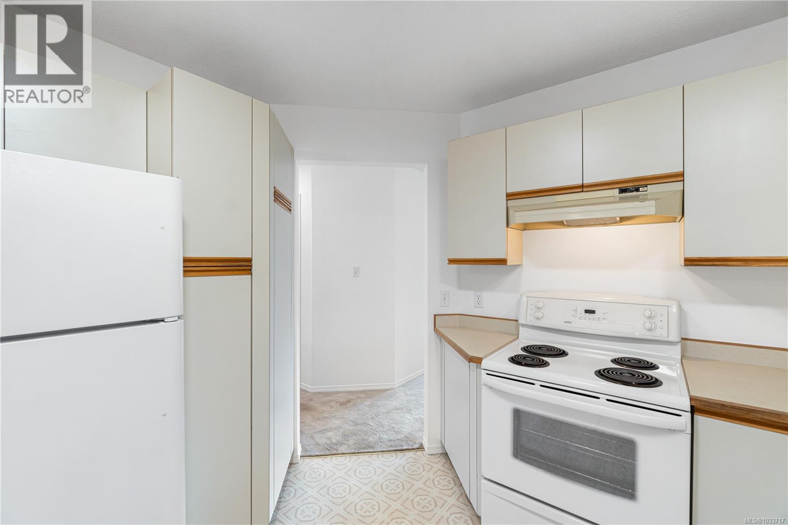 #12 4750 Uplands Dr - 15