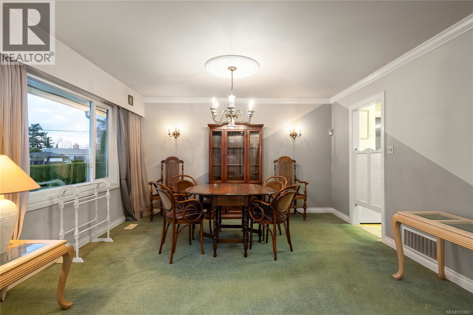 260 Elizabeth Ave - 10