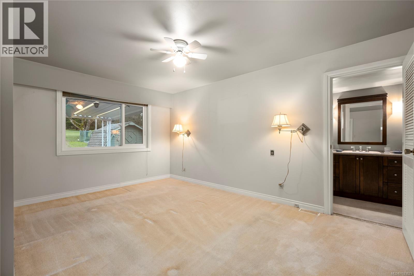 260 Elizabeth Ave - 43