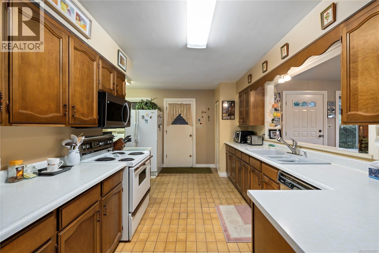 260 Elizabeth Ave - 38