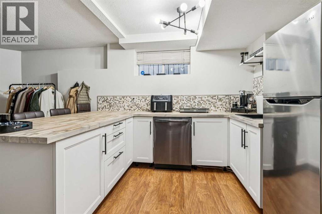 2211 Bowness Road NW - 26
