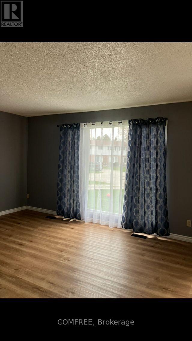 560 SHORT STREET - 7