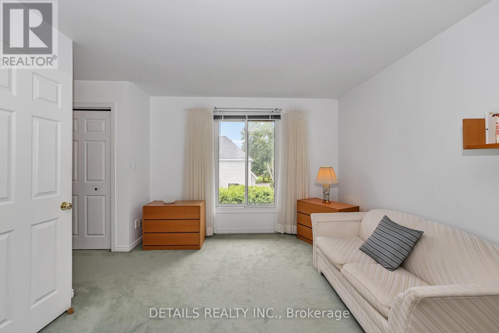 1020 AMBLESIDE CRESCENT - 21