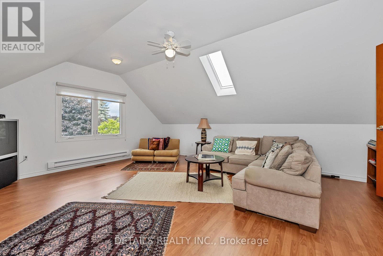 1020 AMBLESIDE CRESCENT - 27