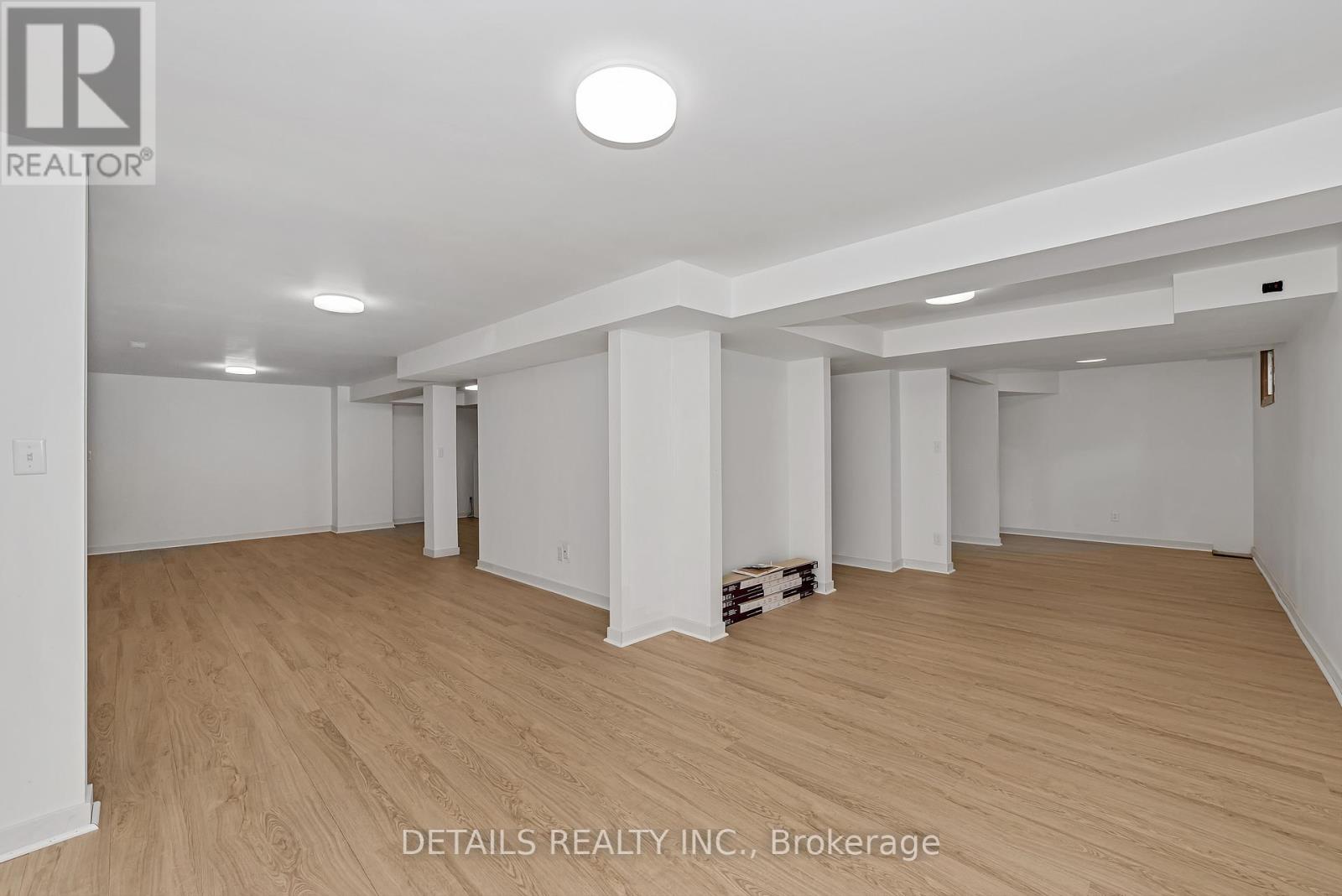 1020 AMBLESIDE CRESCENT - 30