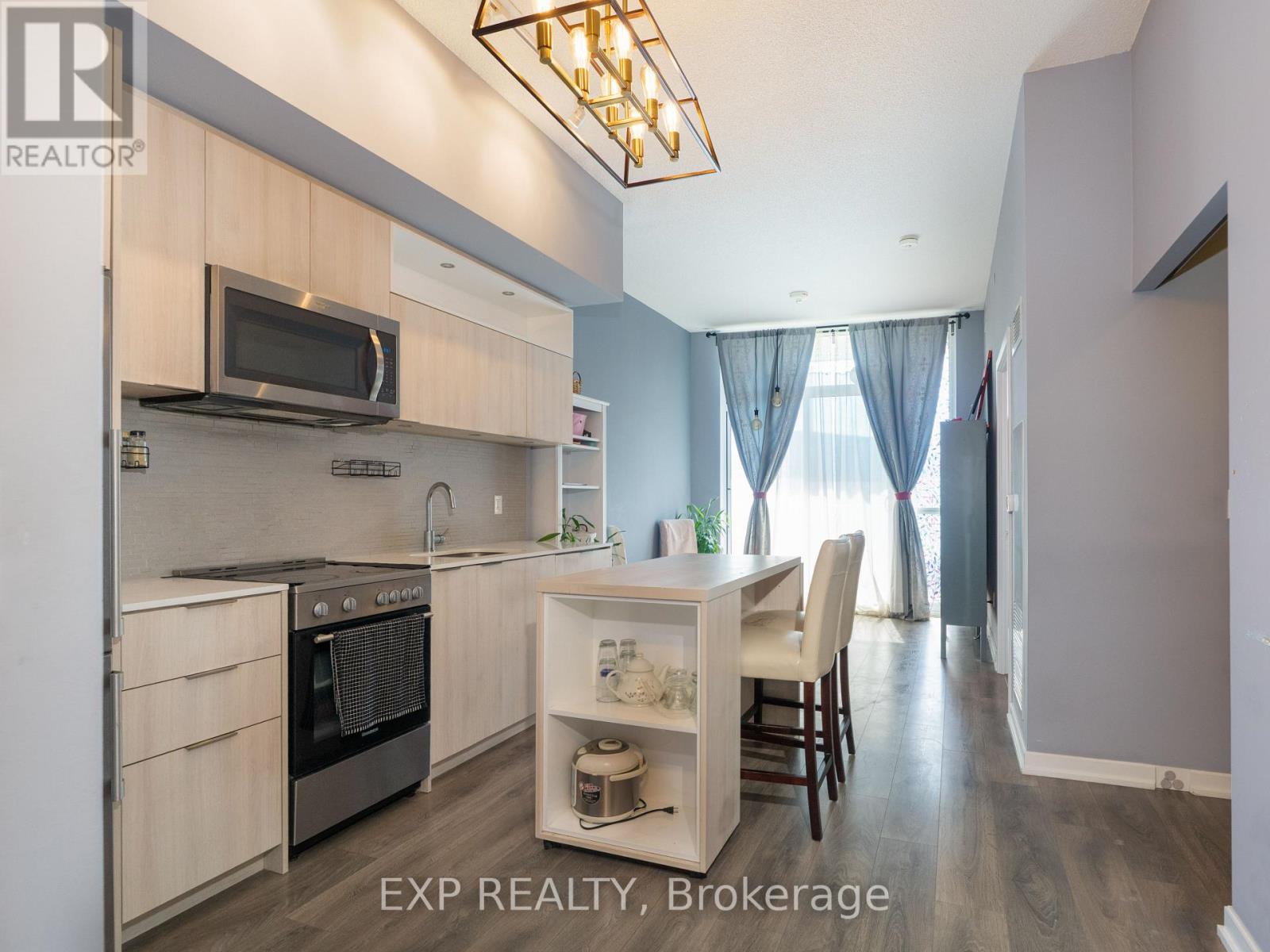 Listing photo of 209 - 50 FOREST MANOR ROAD