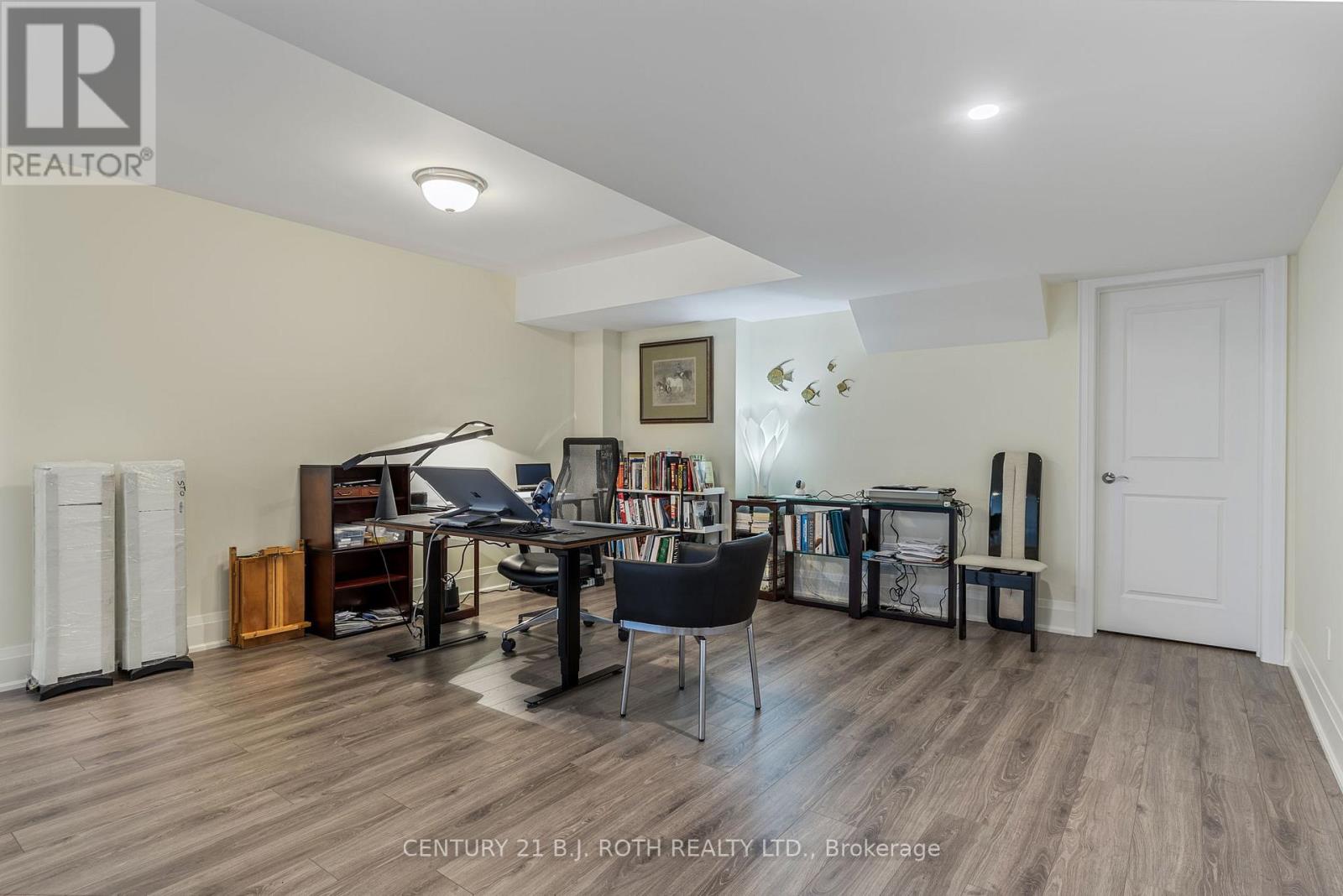 8 MORGAN DRIVE - 32