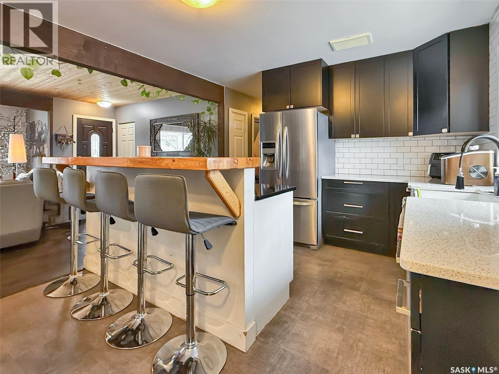 1415 Ashley DRIVE - Image 3