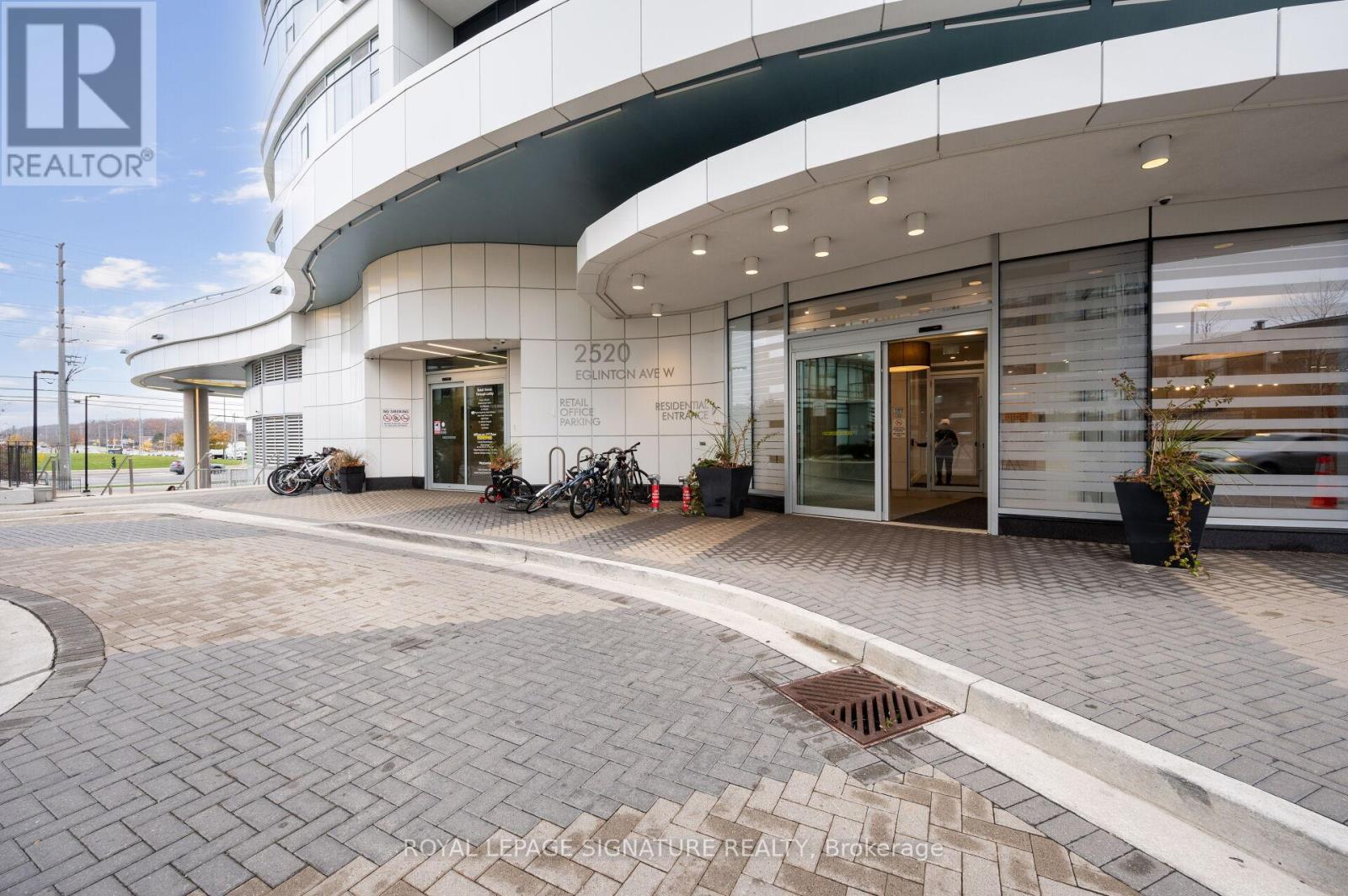 1702 - 2520 EGLINTON AVENUE - photo 2