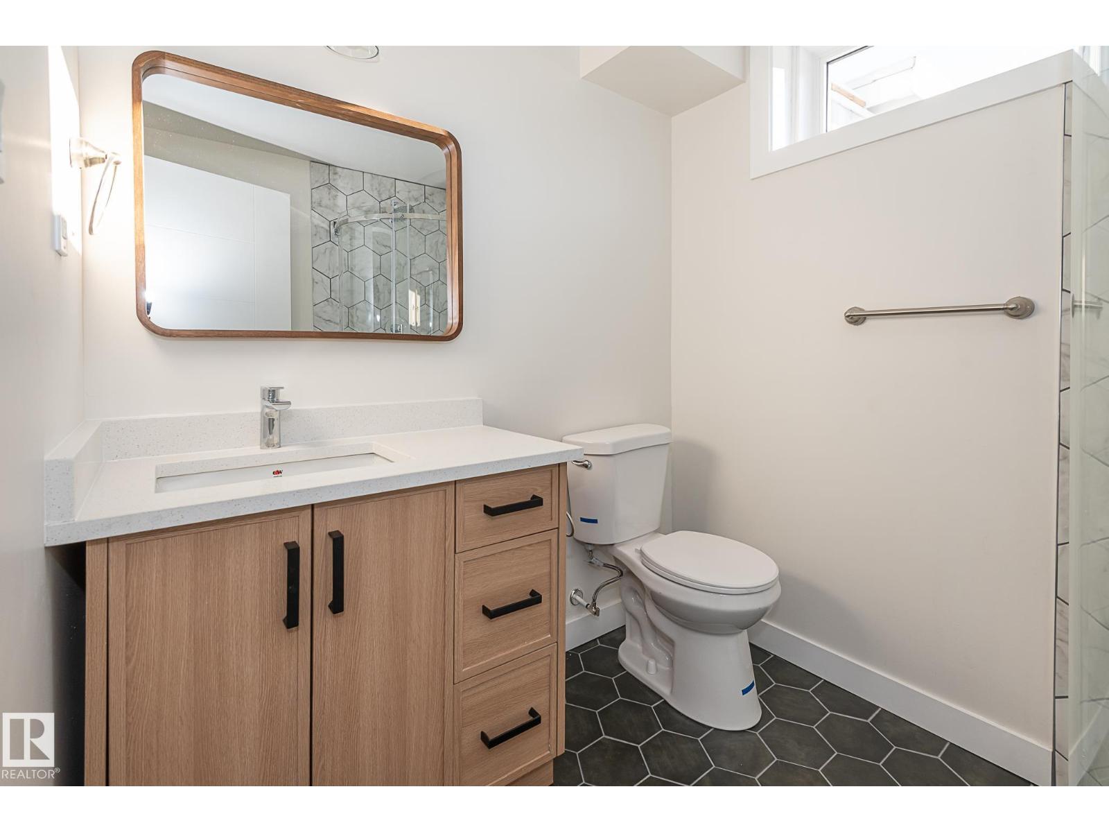 6807 98A AV NW, Edmonton