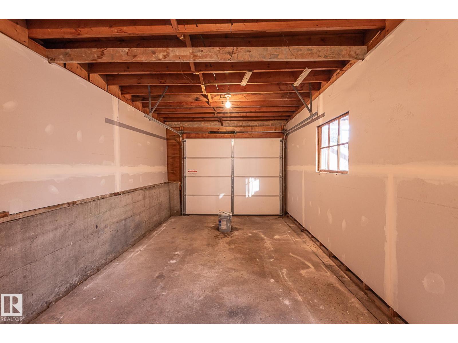 6807 98A AV NW, Edmonton