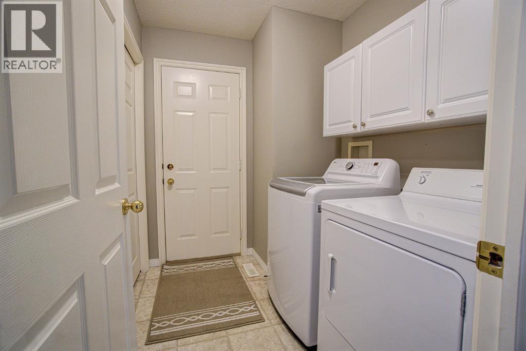 26 Skyline Crescent — photo 22