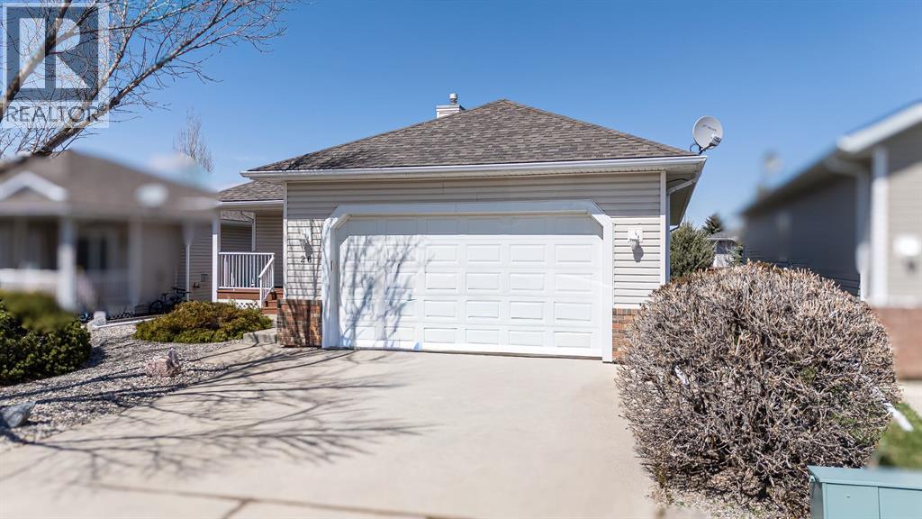 26 Skyline Crescent — photo 46
