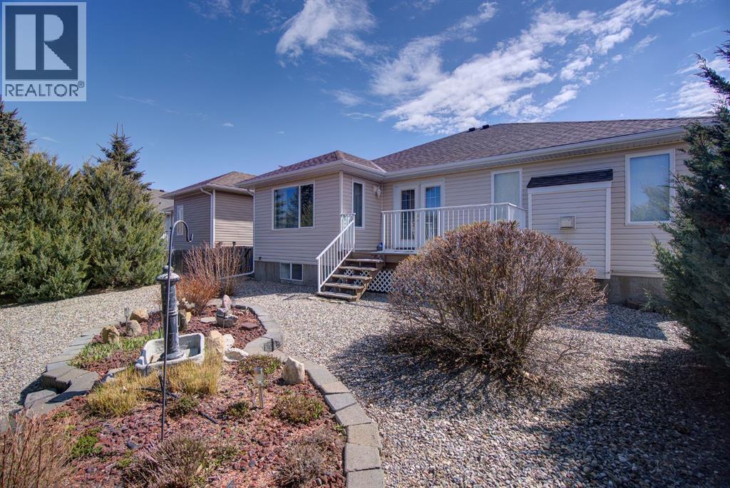 26 Skyline Crescent — photo 45