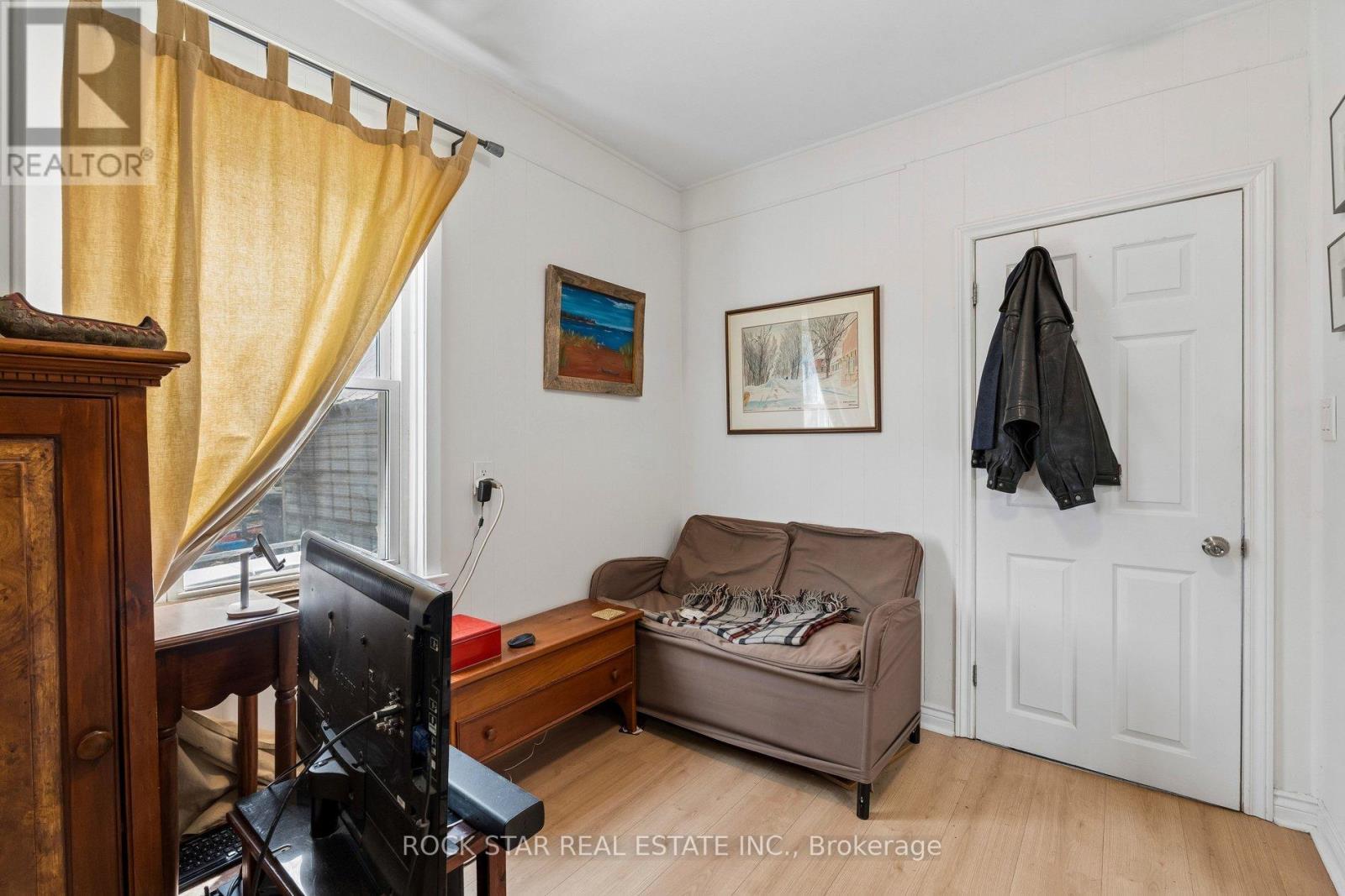 26 ALBINA STREET - 15