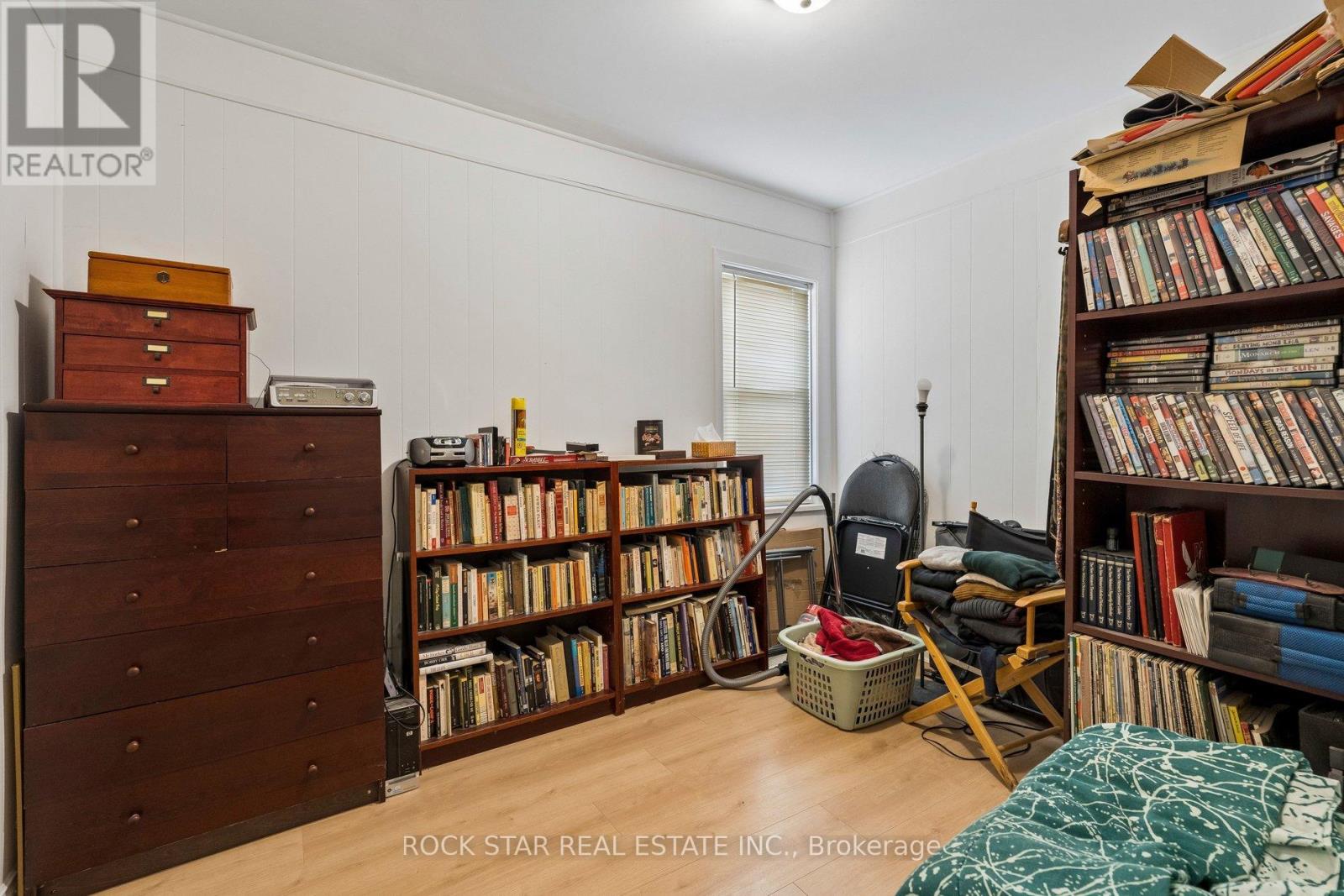 26 ALBINA STREET - 16