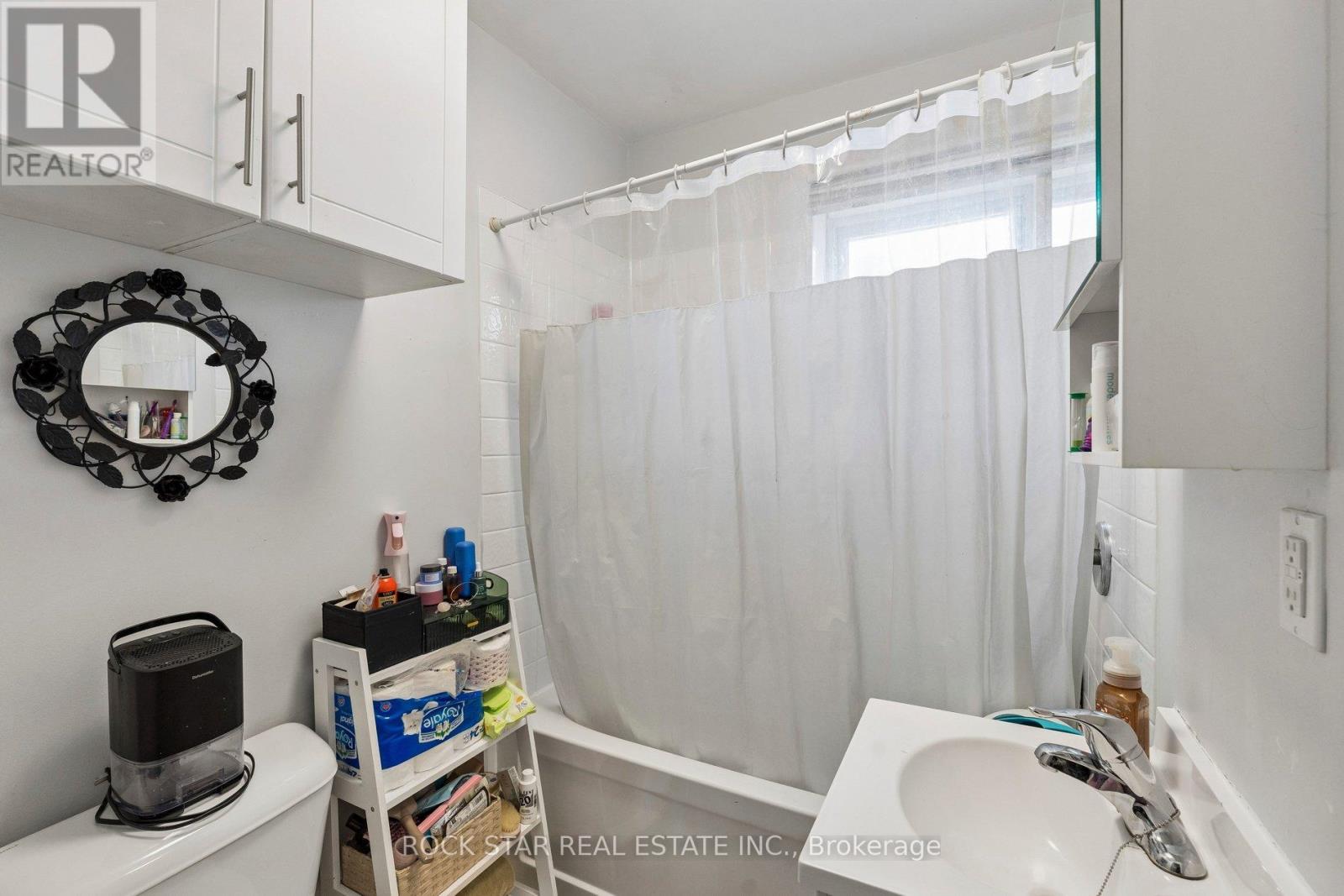 26 ALBINA STREET - 9