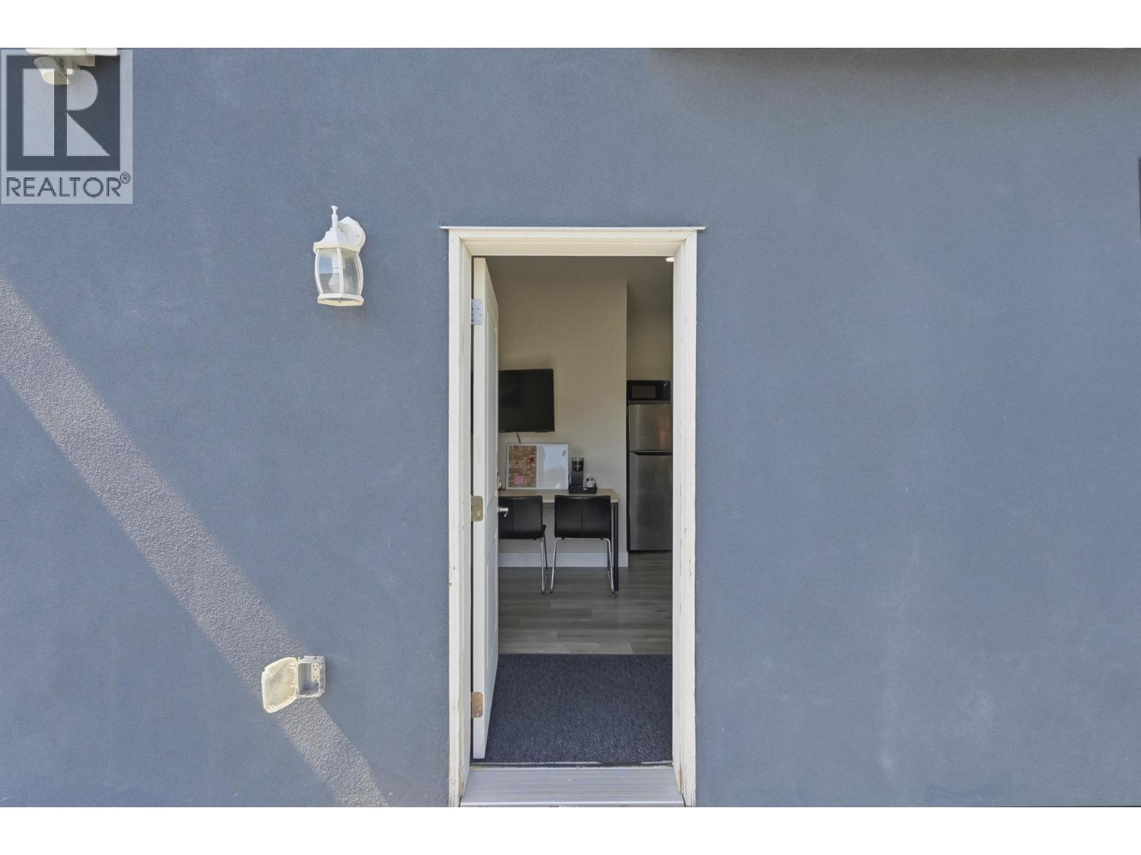  617 Glenmore Road, Kelowna