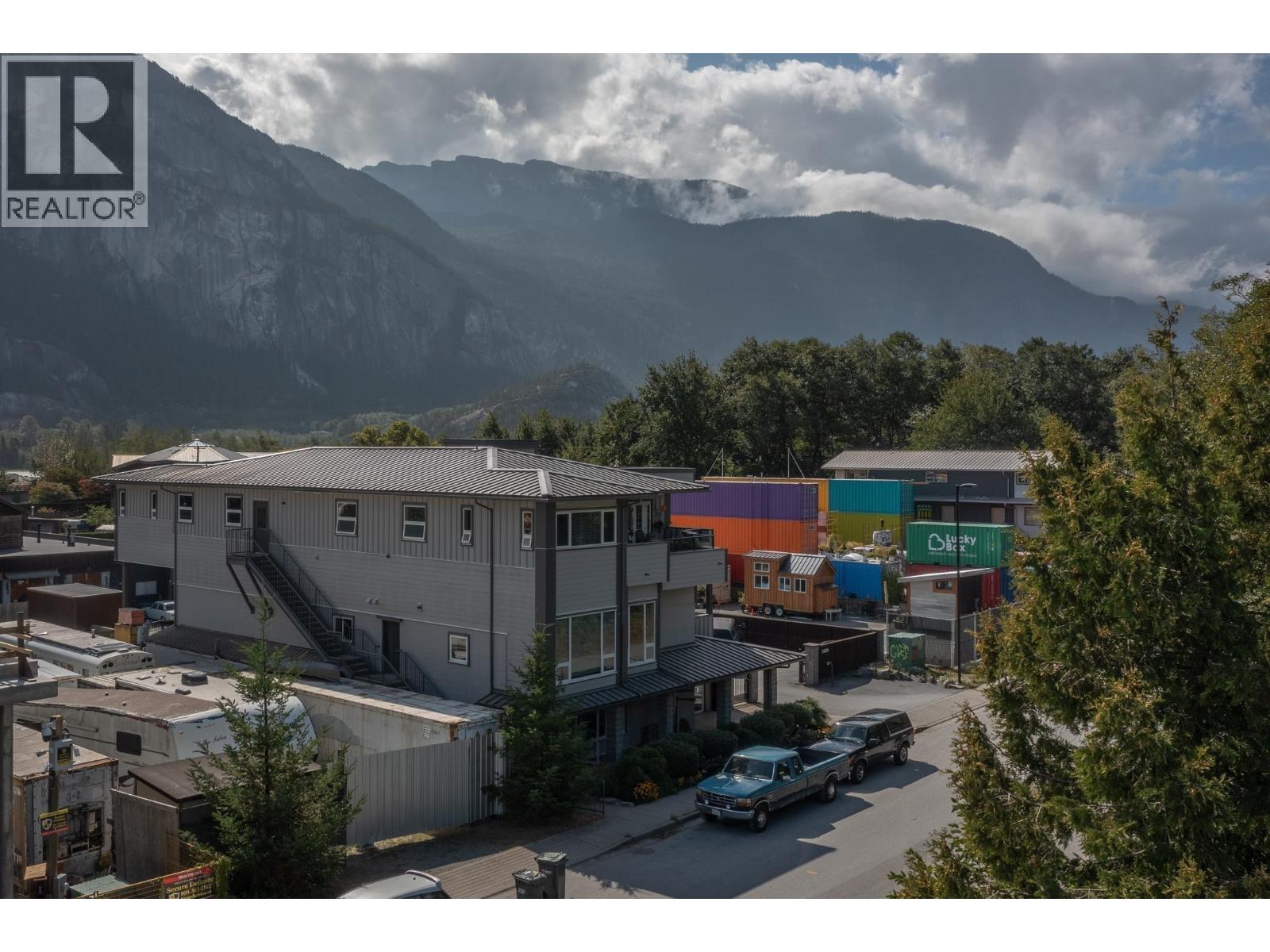 37718 THIRD AVENUE, Squamish