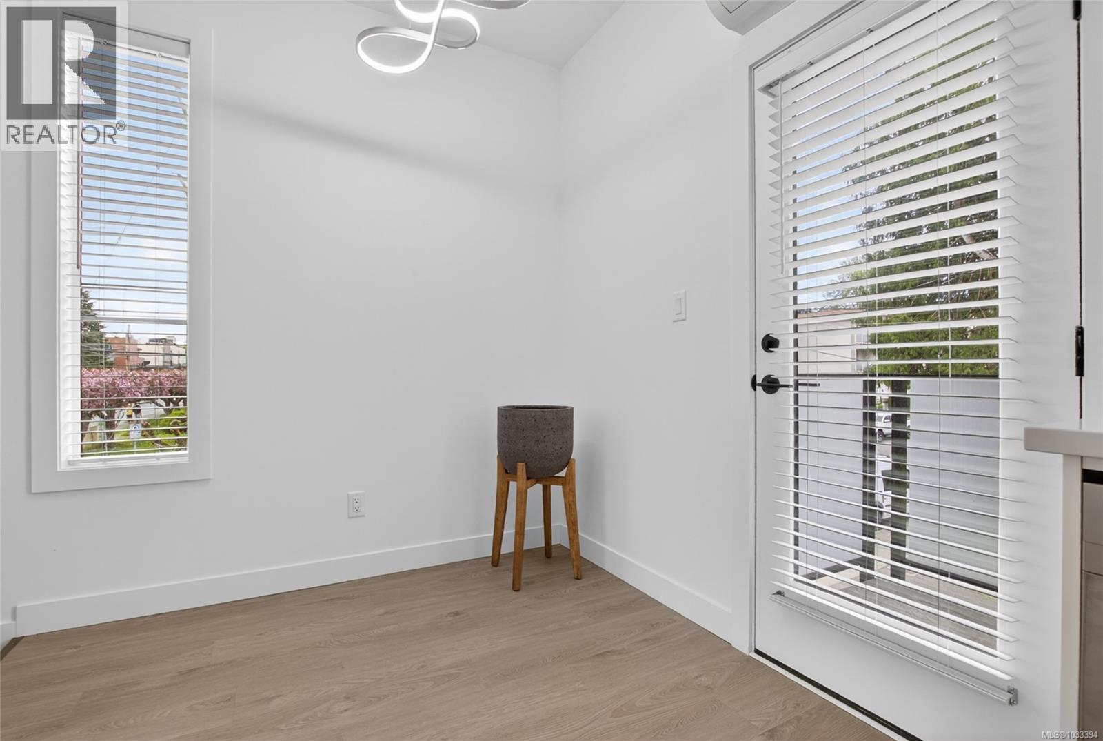 #1 545 JUBILEE St - 23