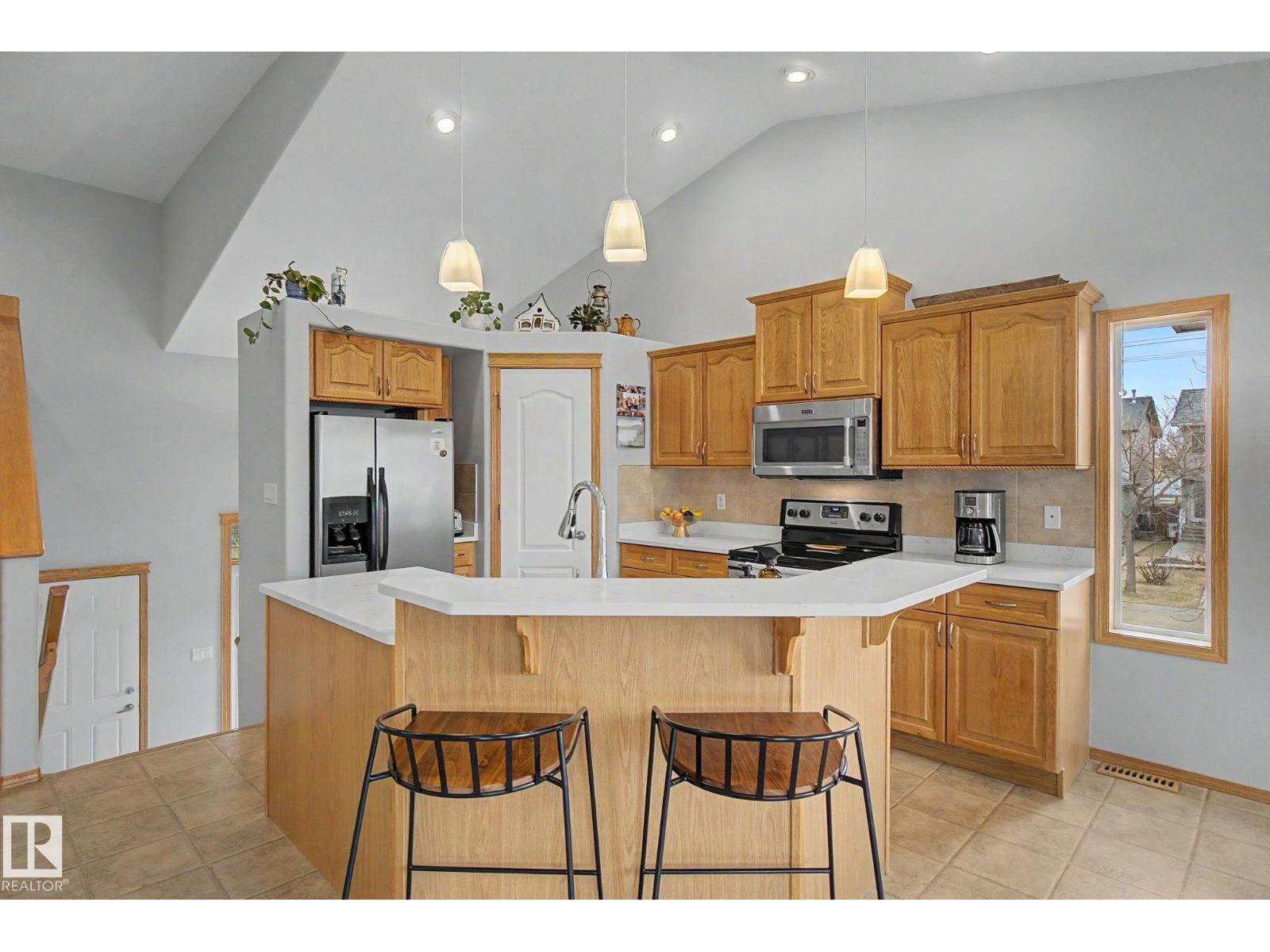 807 OAKLAND PL, Devon