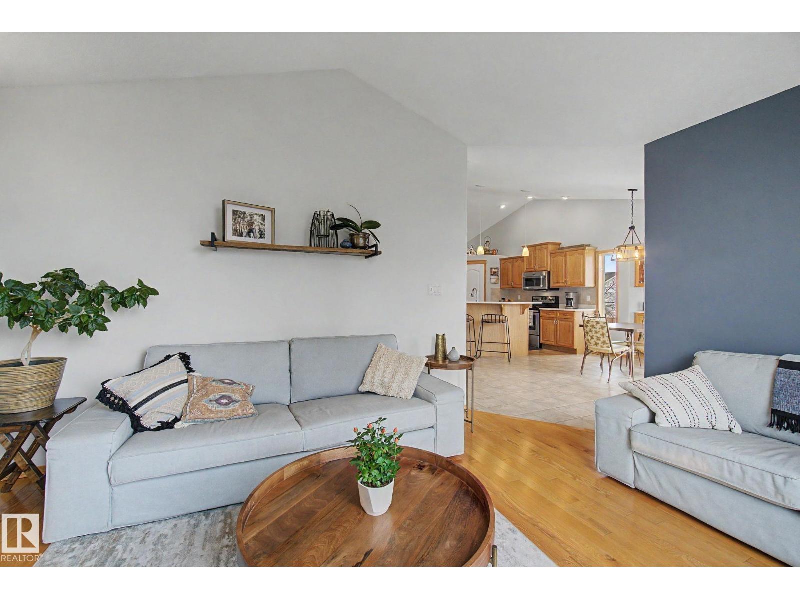 807 OAKLAND PL, Devon