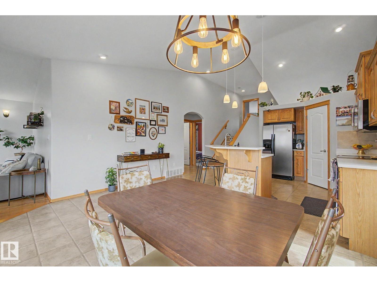 807 OAKLAND PL, Devon