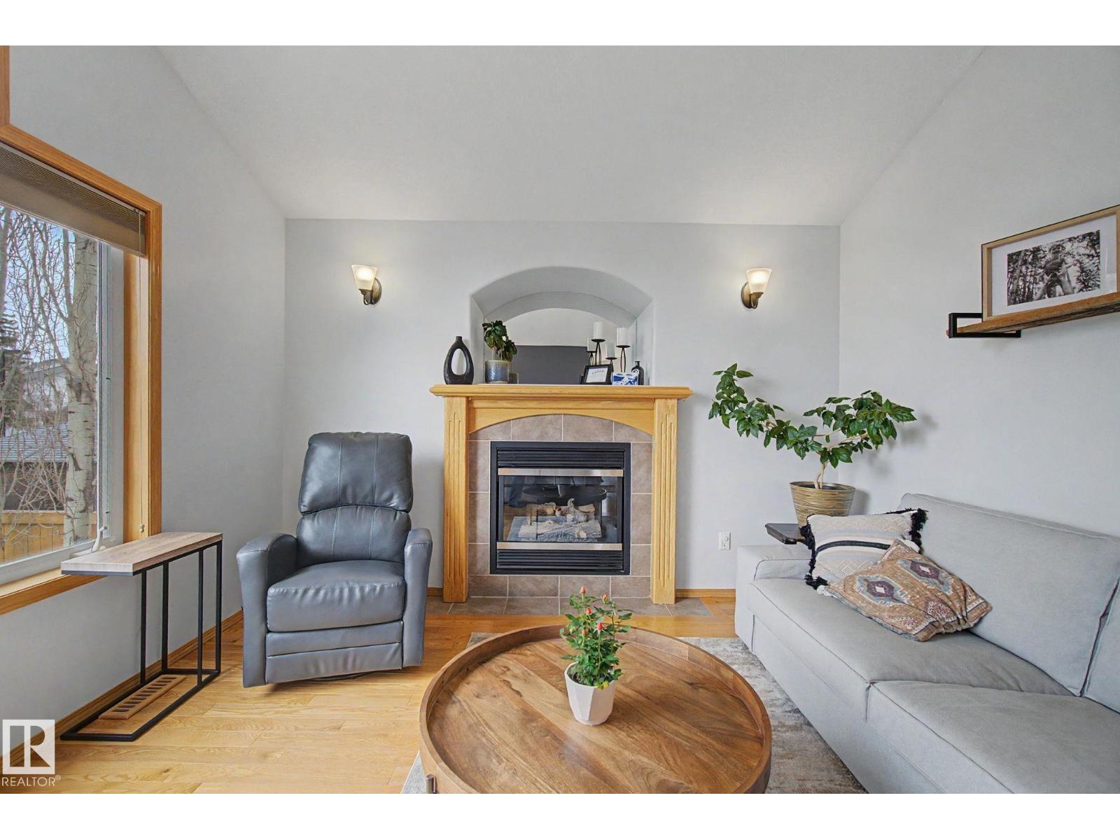 807 OAKLAND PL, Devon