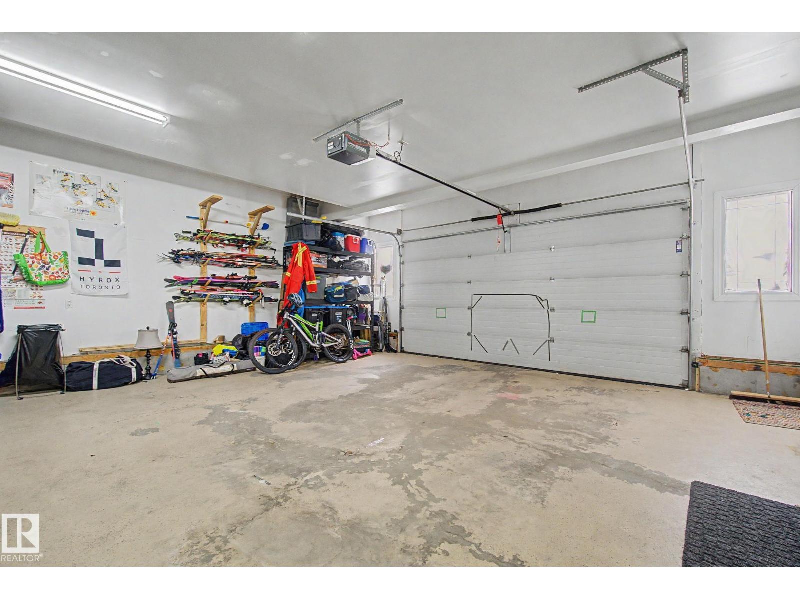 807 OAKLAND PL, Devon