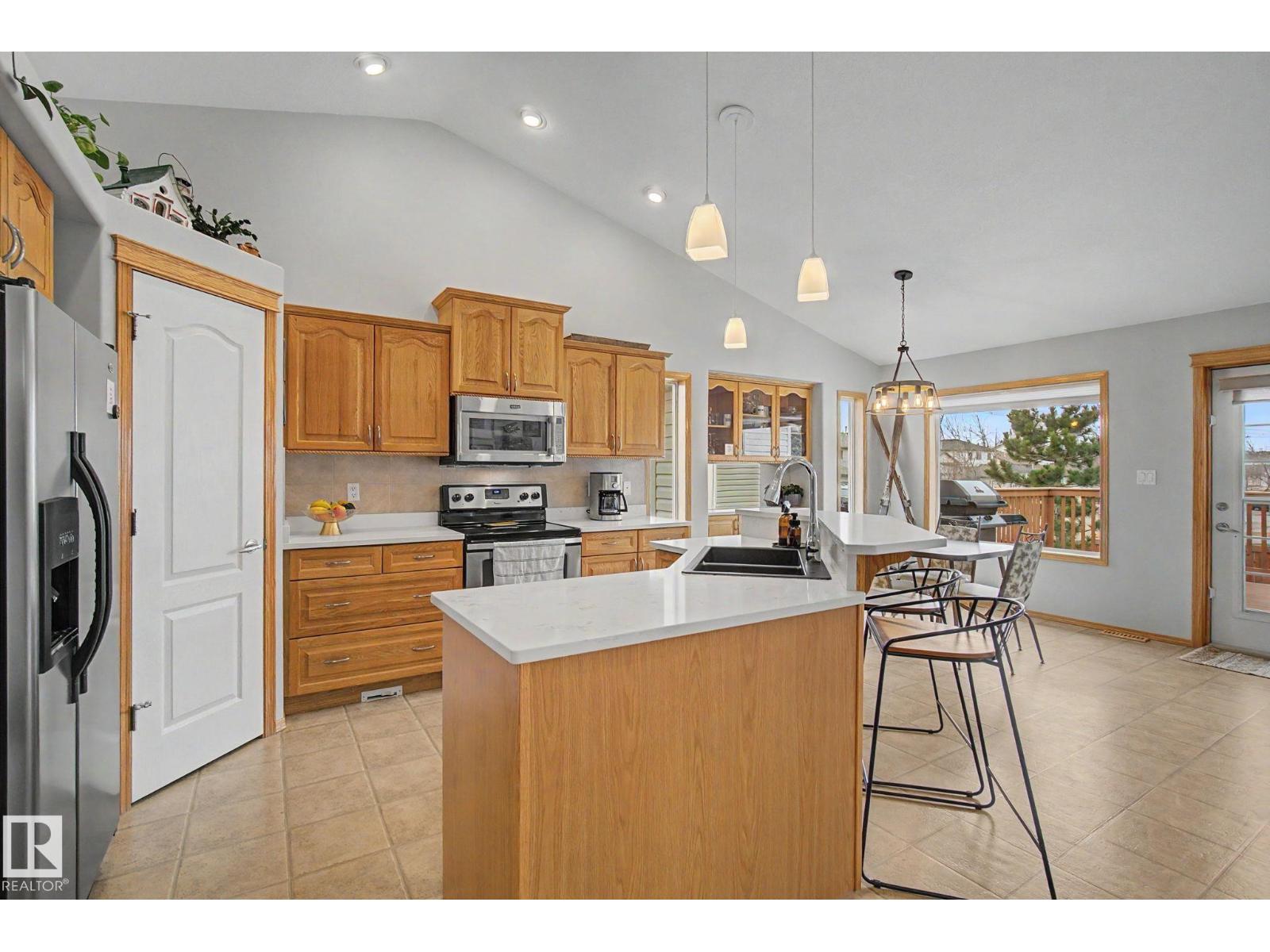 807 OAKLAND PL, Devon