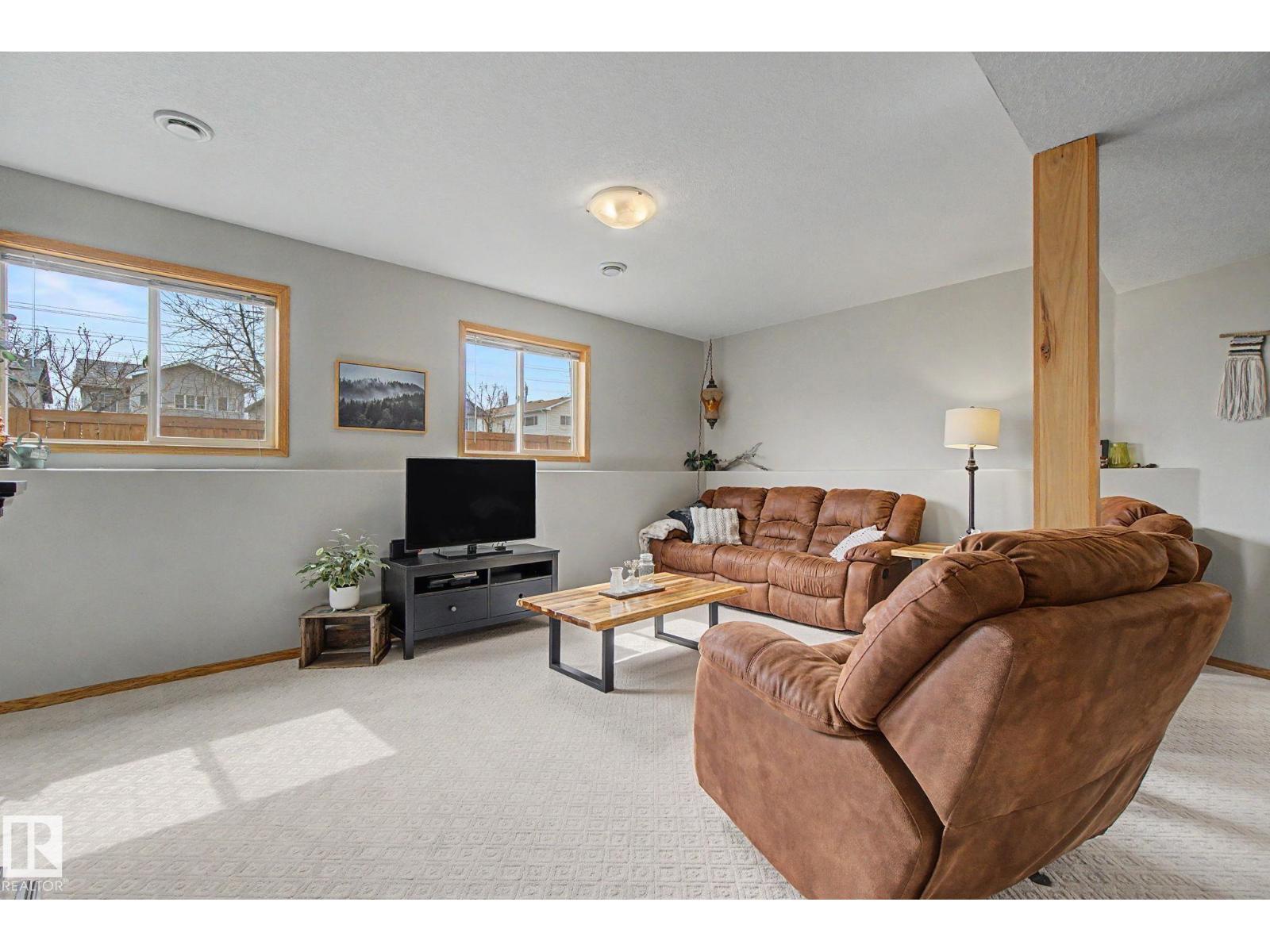 807 OAKLAND PL, Devon