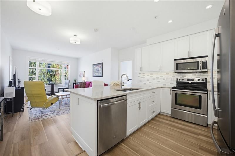 309 45530 MARKET WAY, Garrison Crossing, Chilliwack