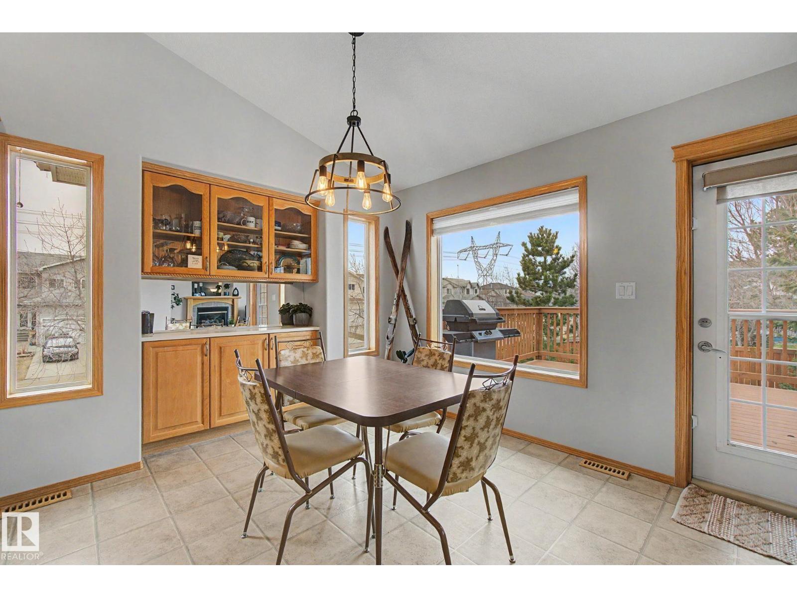 807 OAKLAND PL, Devon