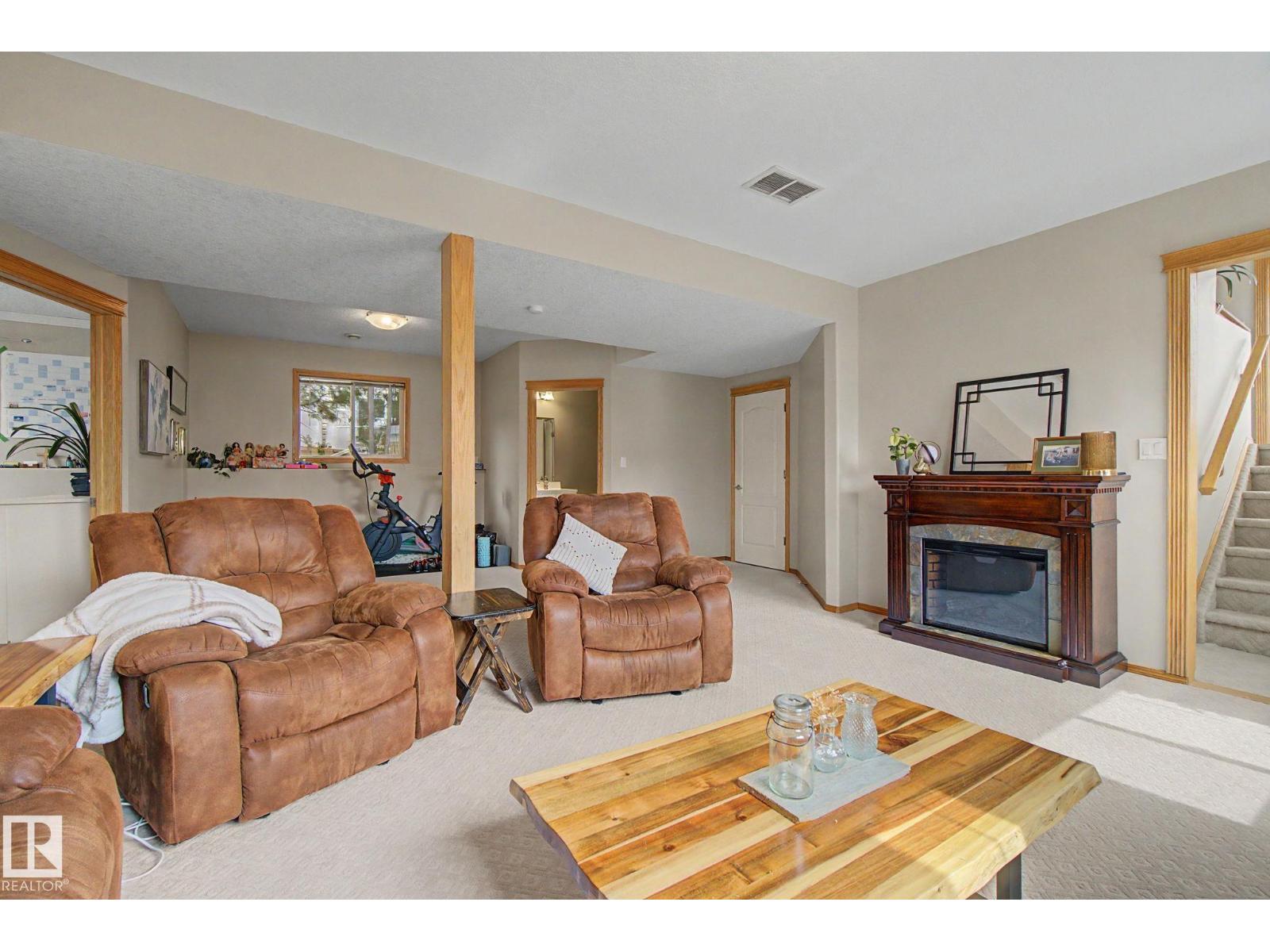 807 OAKLAND PL, Devon