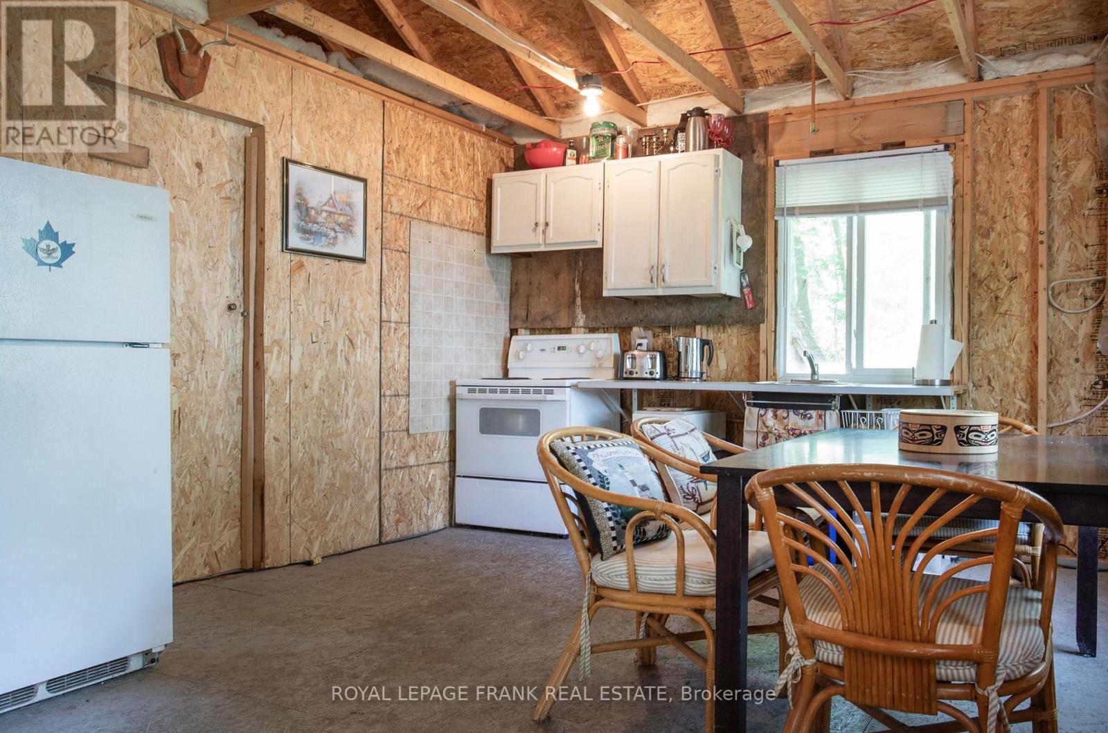 #10 200 INGHAM ROAD - 16