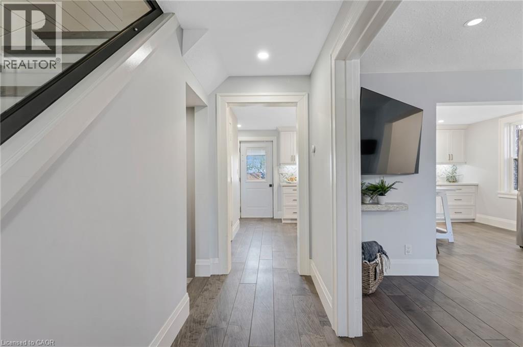 129 AHRENS Street W, Kitchener, Ontario, N2H4L4 — Photo 11