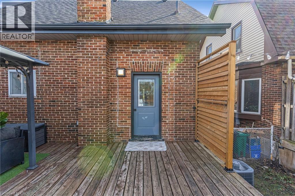 129 AHRENS Street W, Kitchener, Ontario, N2H4L4 — Photo 4
