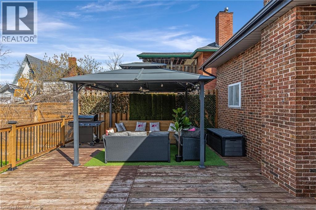 129 AHRENS Street W, Kitchener, Ontario, N2H4L4 — Photo 6