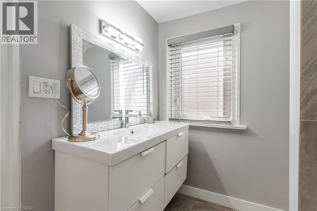 129 AHRENS Street W, Kitchener, Ontario, N2H4L4 — Photo 28