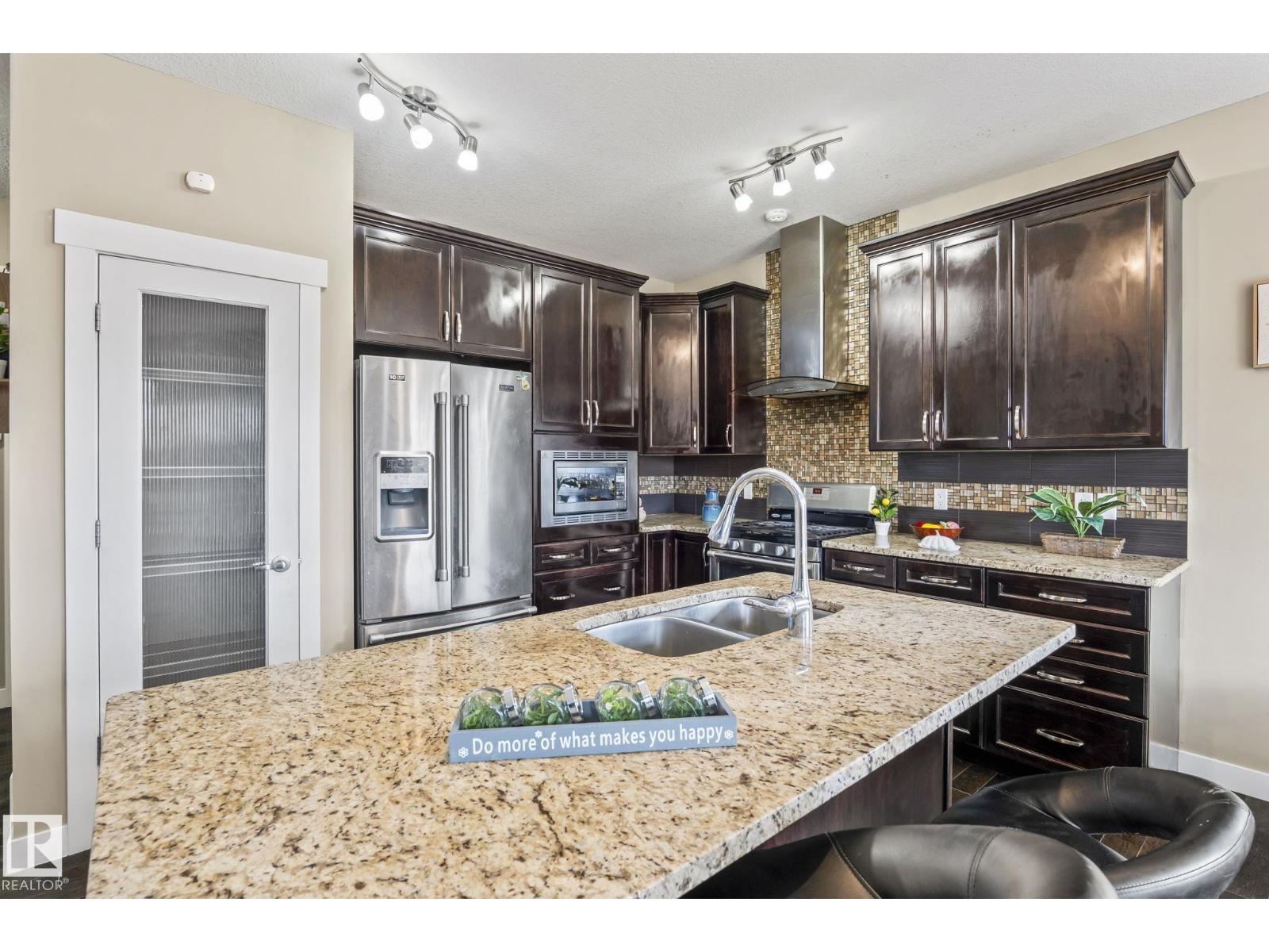 8431 216 ST NW NW, Edmonton