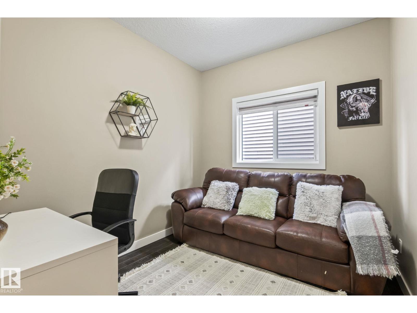 8431 216 ST NW NW - 5
